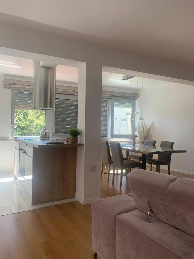 Apartmani Emilio Novalja Εξωτερικό φωτογραφία