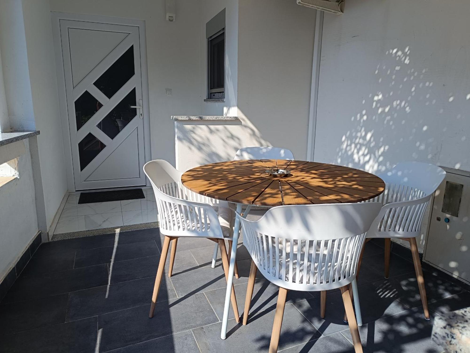 Apartmani Emilio Novalja Εξωτερικό φωτογραφία