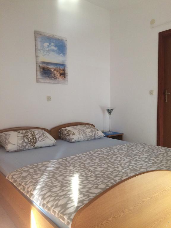 Apartmani Emilio Novalja Εξωτερικό φωτογραφία