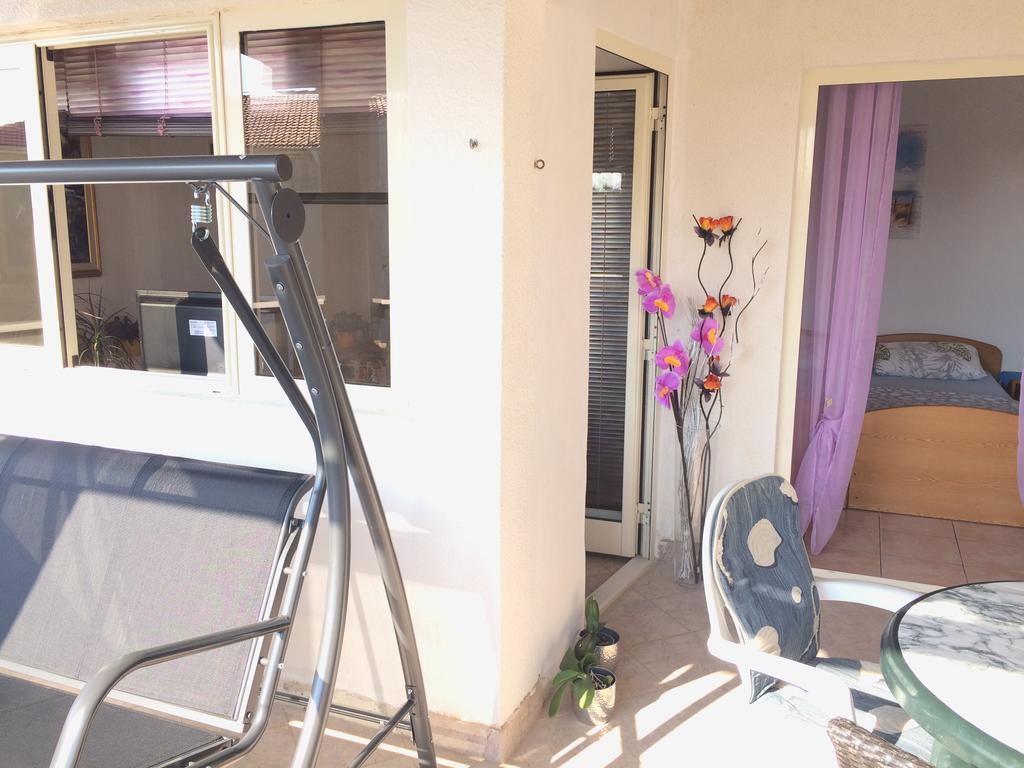 Apartmani Emilio Novalja Εξωτερικό φωτογραφία