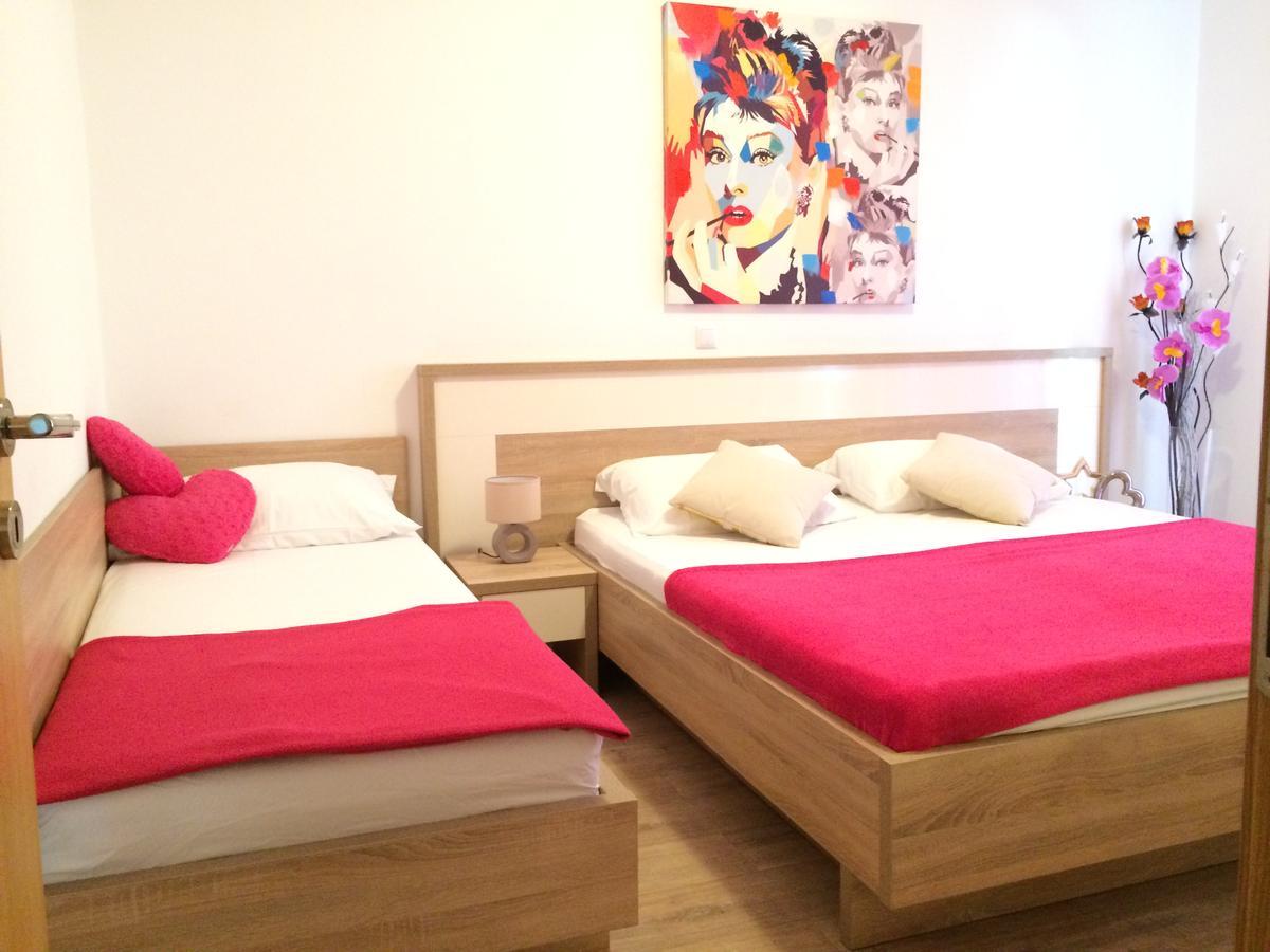 Apartmani Emilio Novalja Εξωτερικό φωτογραφία