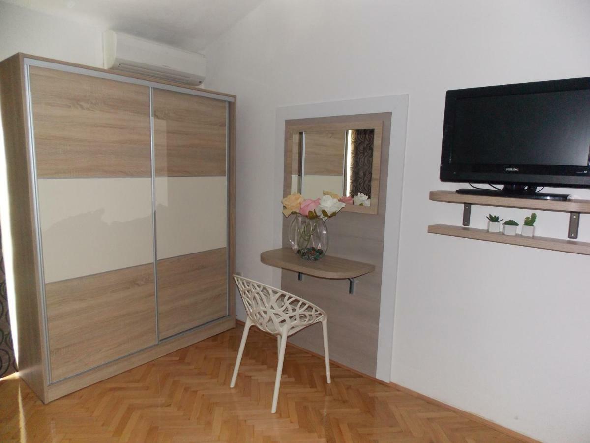 Apartmani Emilio Novalja Δωμάτιο φωτογραφία