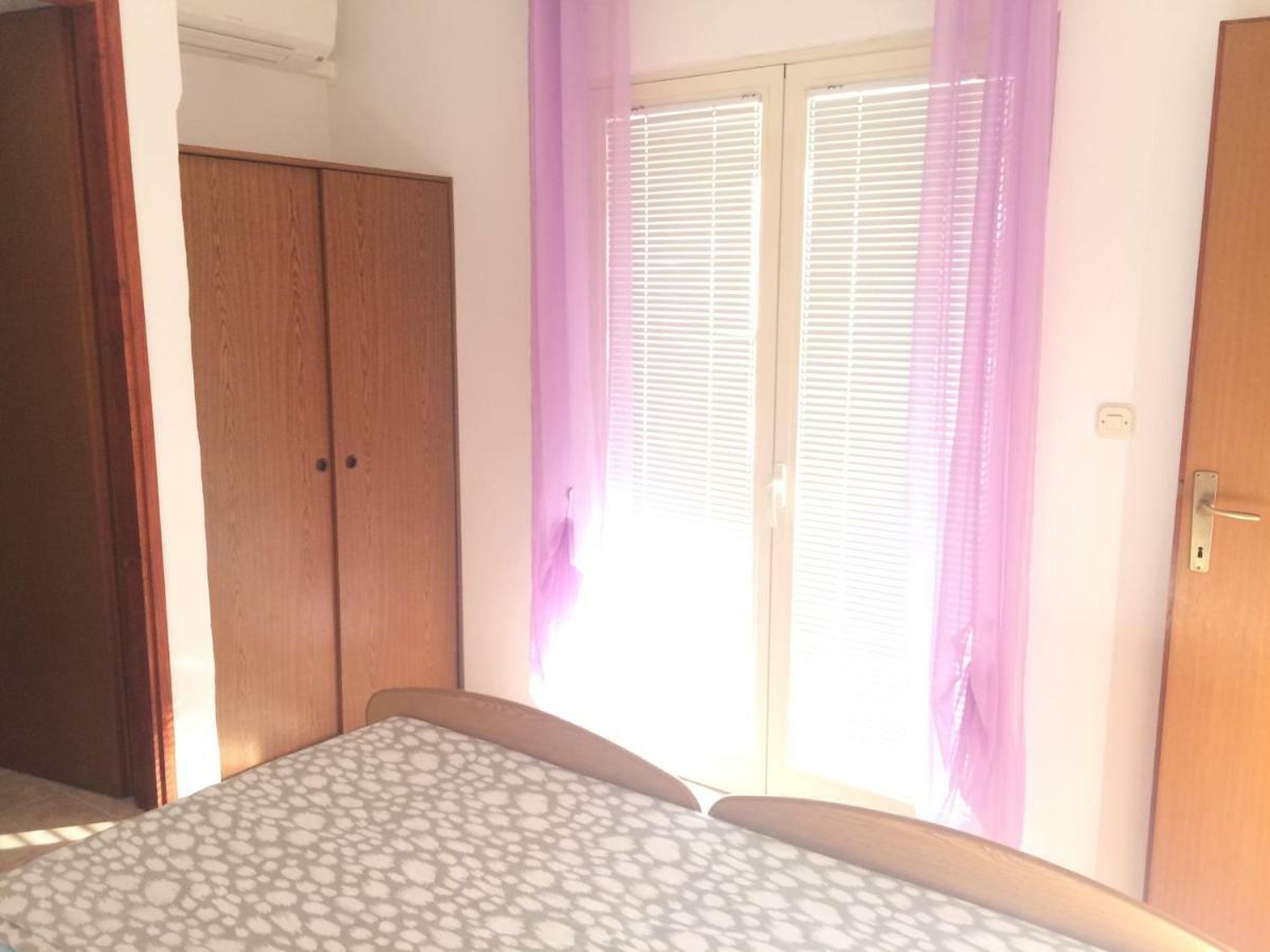 Apartmani Emilio Novalja Εξωτερικό φωτογραφία