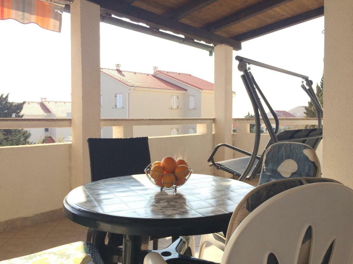 Apartmani Emilio Novalja Δωμάτιο φωτογραφία