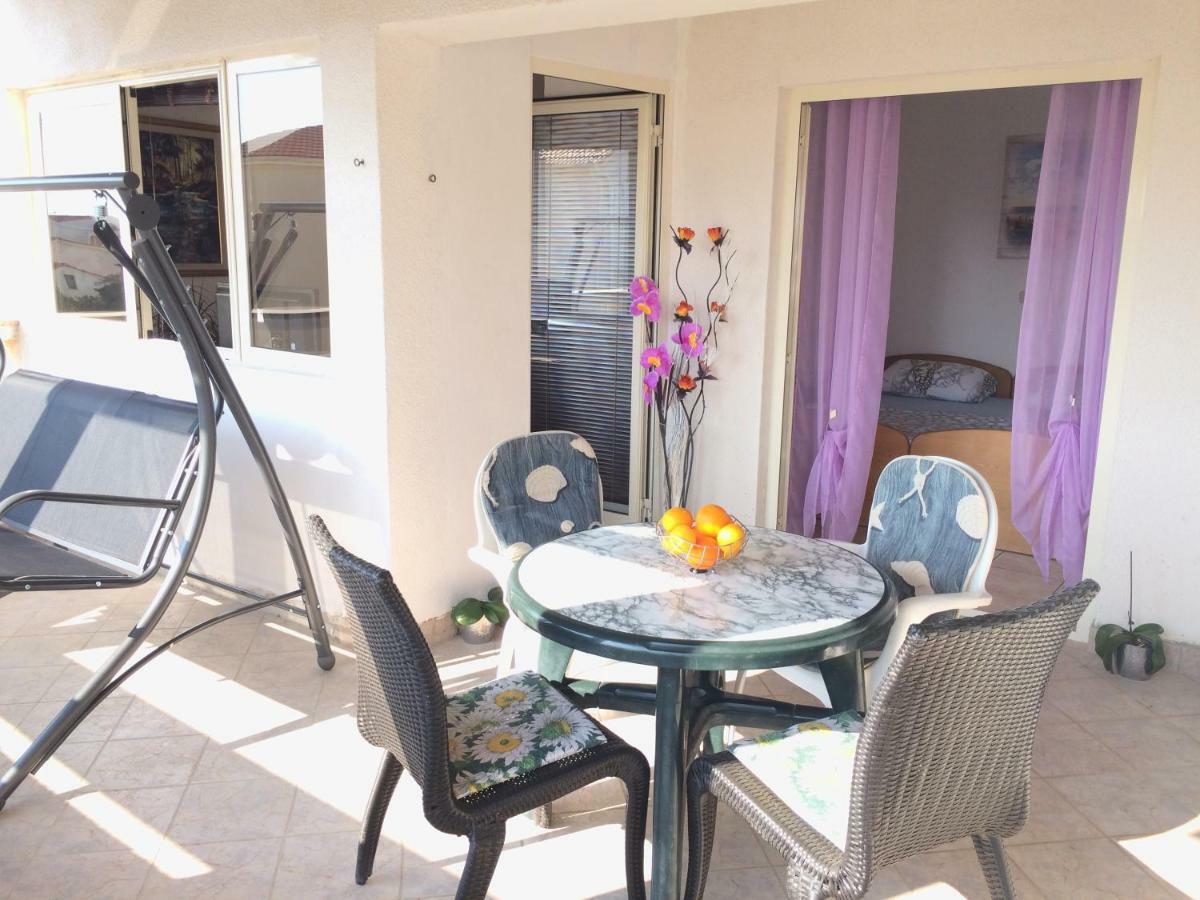 Apartmani Emilio Novalja Δωμάτιο φωτογραφία