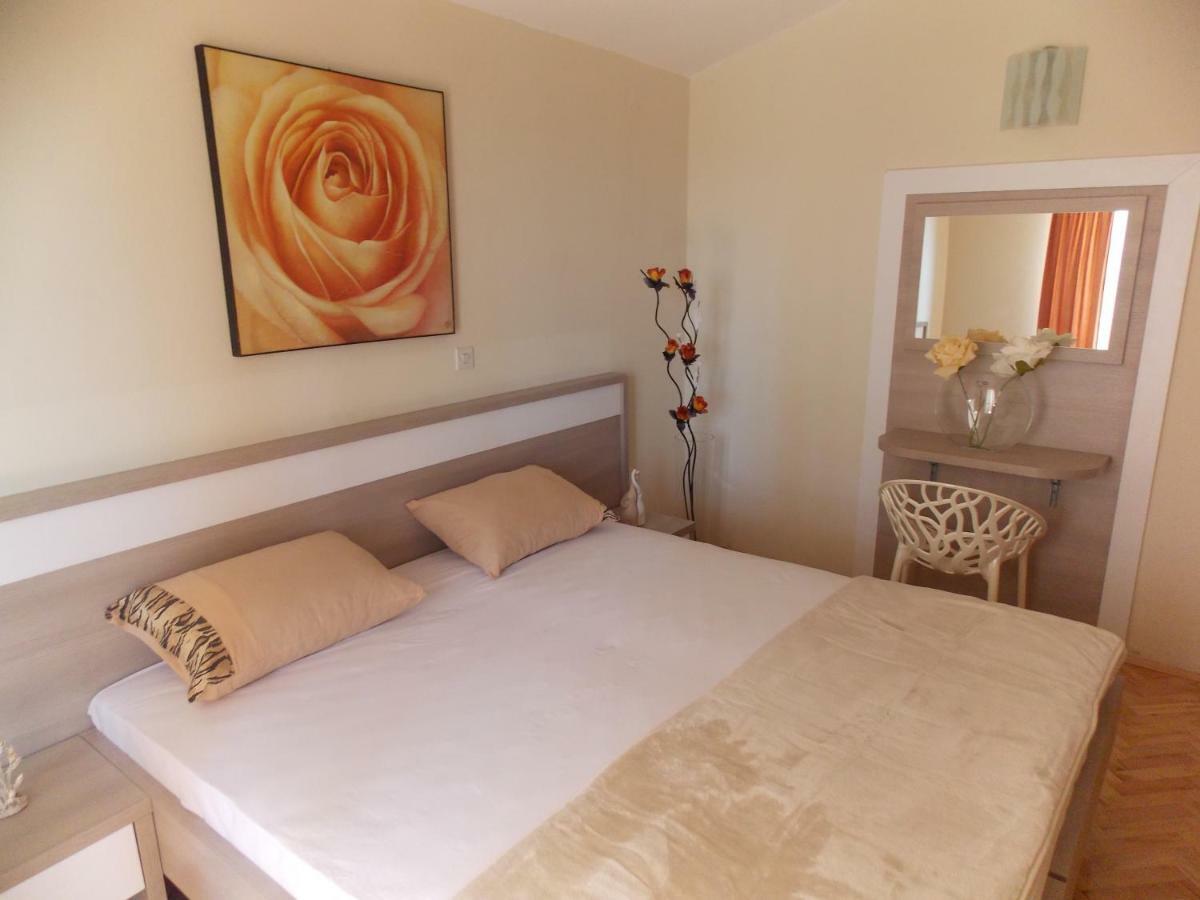 Apartmani Emilio Novalja Δωμάτιο φωτογραφία