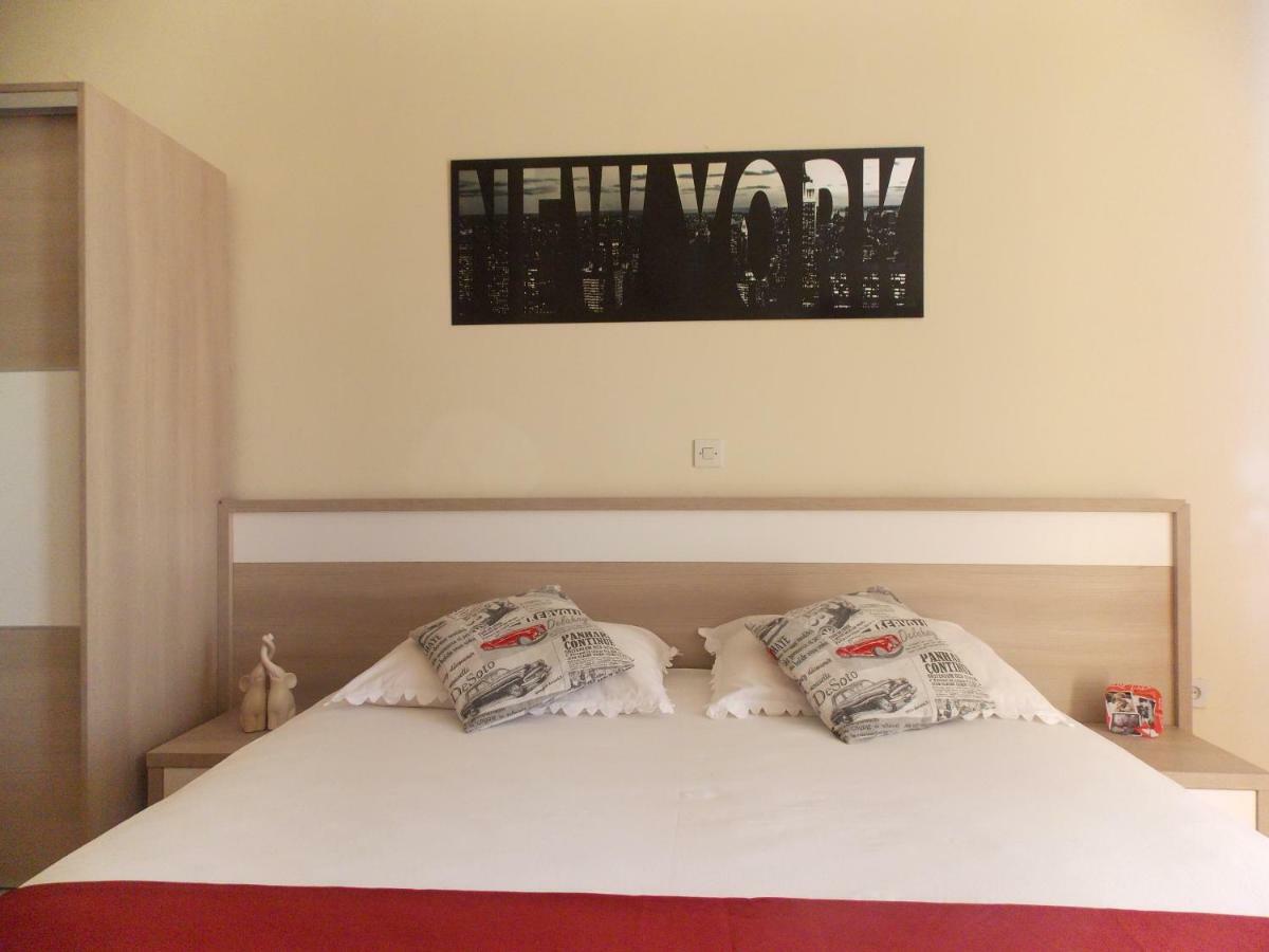 Apartmani Emilio Novalja Δωμάτιο φωτογραφία