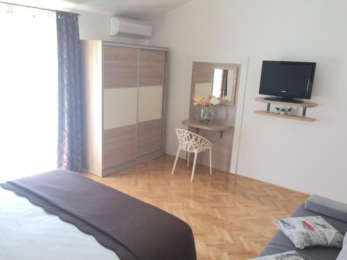 Apartmani Emilio Novalja Εξωτερικό φωτογραφία