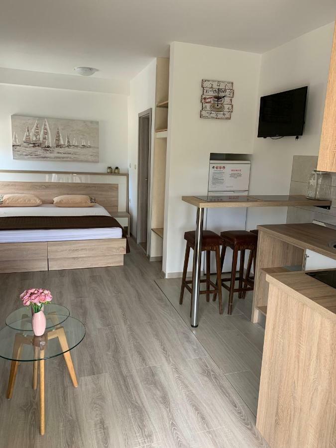 Apartmani Emilio Novalja Εξωτερικό φωτογραφία